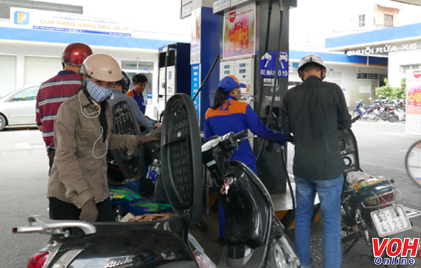 bo-tai-chinh-ly-giai-viec-sap-tang-thue-bao-ve-moi-truong-voi-xang-dau